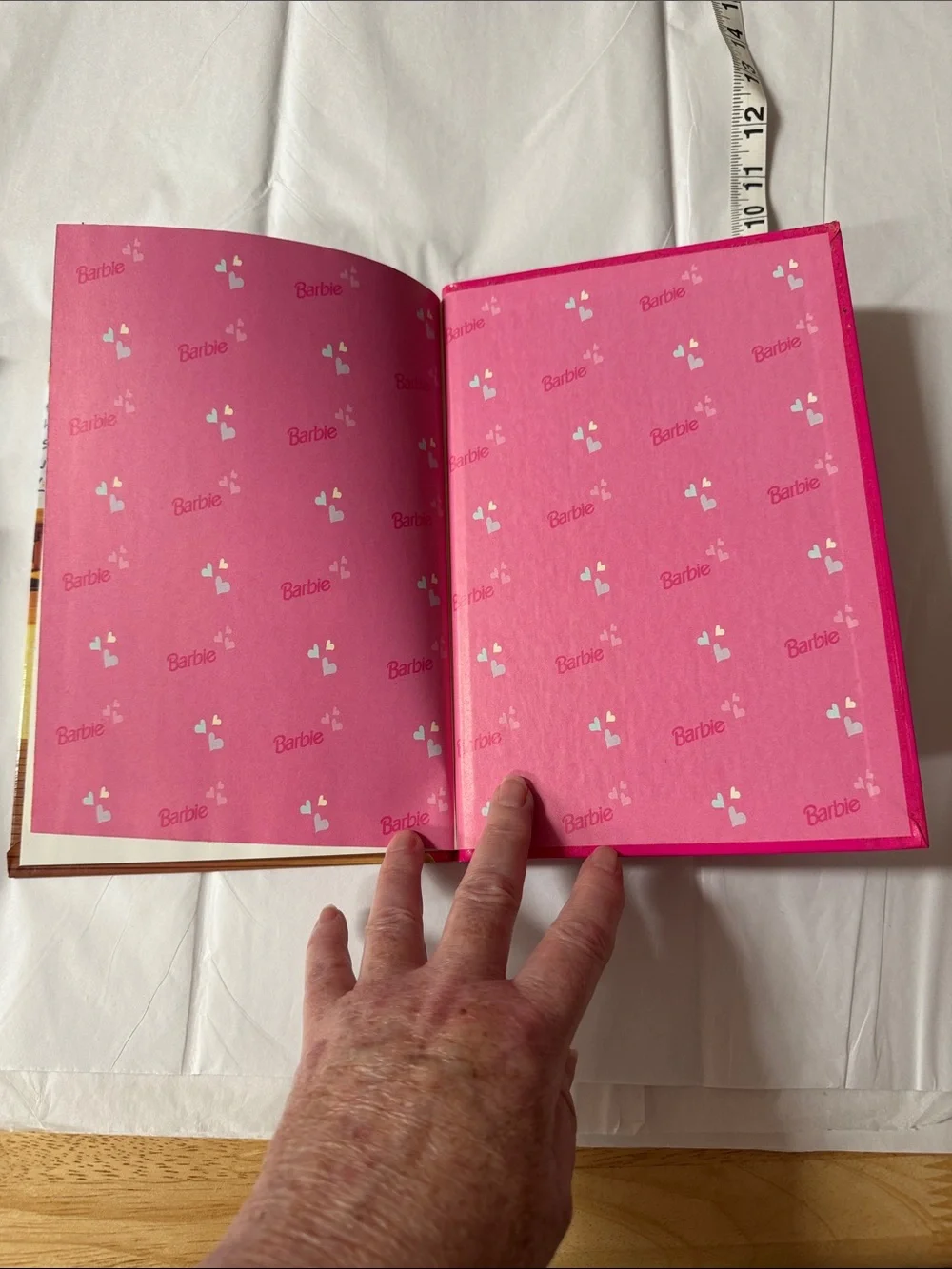Barbie; 1998 vintage hardcover book ; the show must go on ! Excellent condition